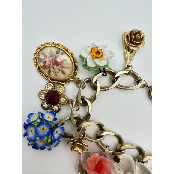 Handmade upcycled vintage antique earrings gold tone 13 charms chain bracelet - Picture 4 of 12